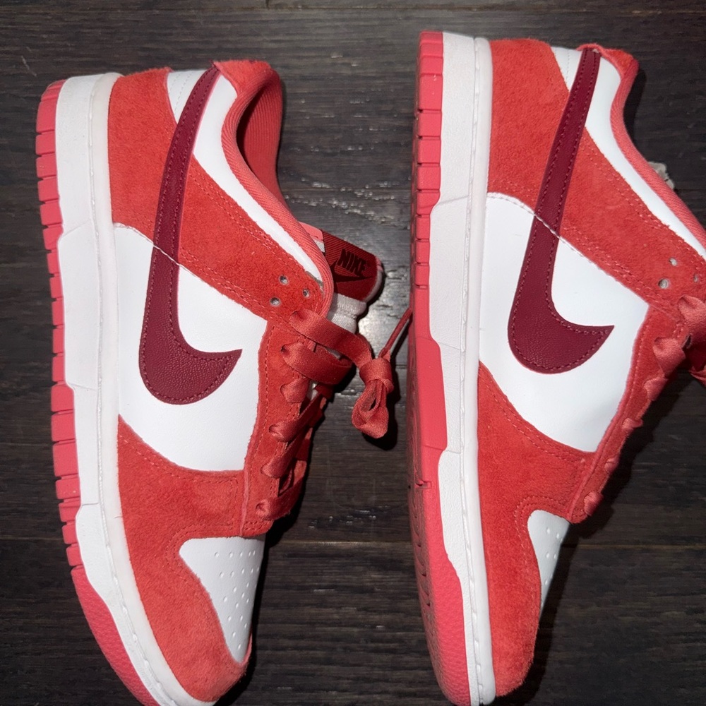 Nike Women’s Dunks Low ‘Valentines Day’
